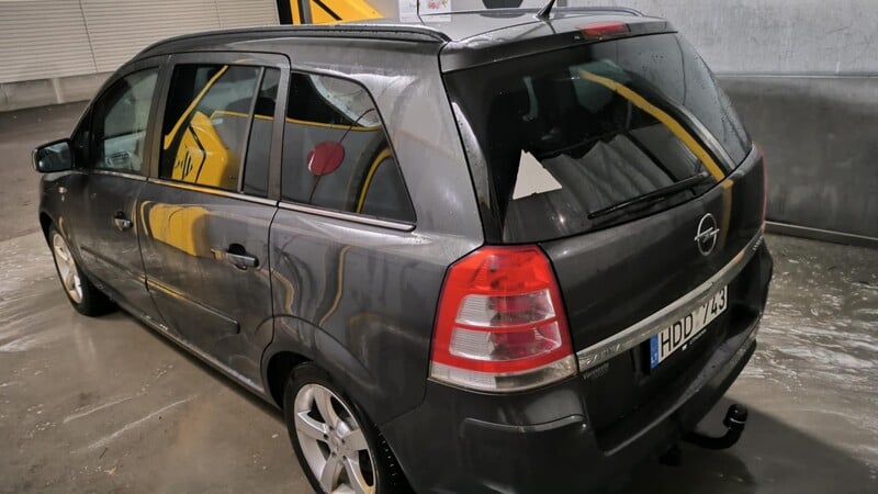 Opel Zafira 2011 m Vienatūris