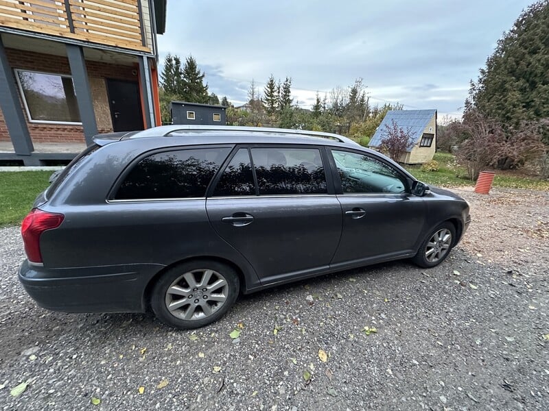 Photo 3 - Toyota Avensis 2007 y Wagon