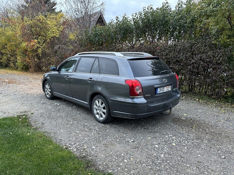 Photo 6 - Toyota Avensis 2007 y Wagon