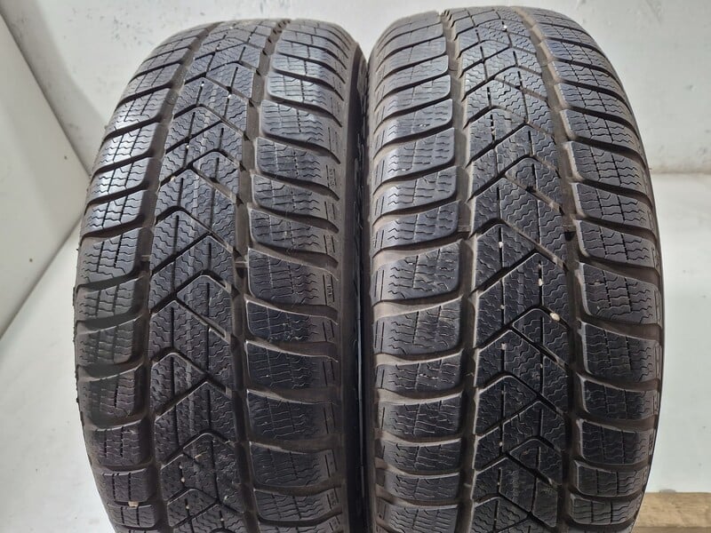 Photo 1 - Pirelli 6-7mm R16 winter tyres passanger car