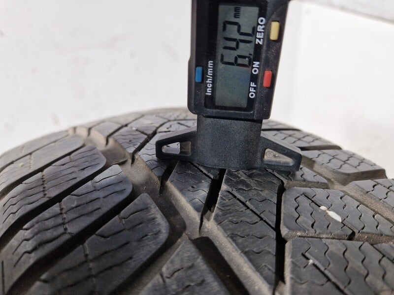 Photo 5 - Pirelli 6-7mm R16 winter tyres passanger car