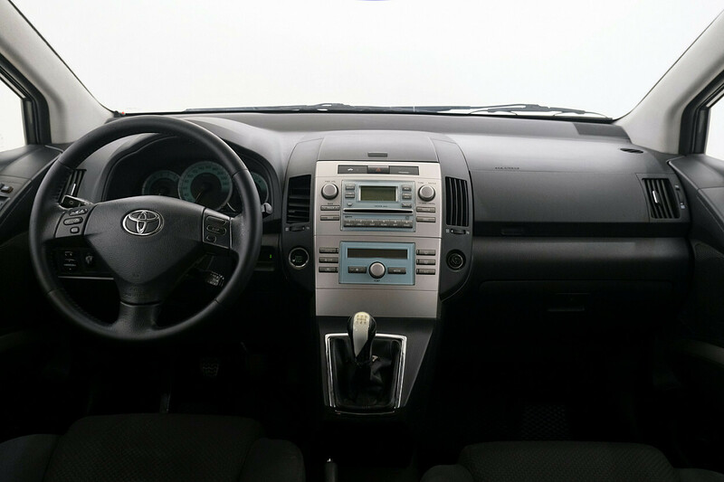 Photo 5 - Toyota Corolla Verso 2005 y Van