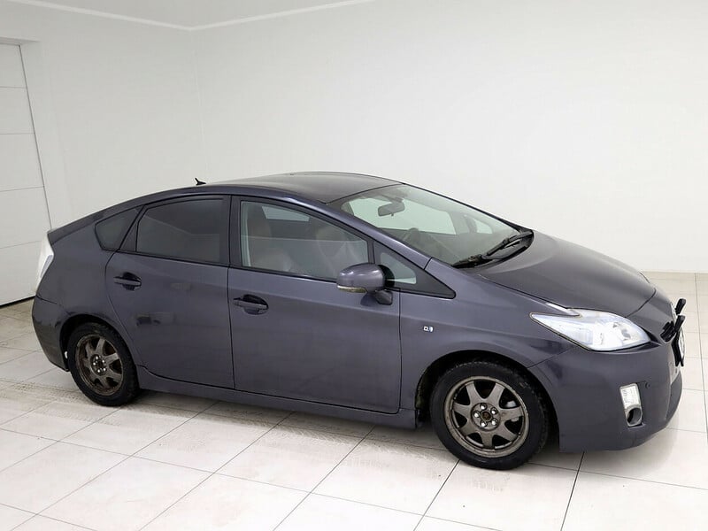 Фотография 1 - Toyota Prius 2010 г Хэтчбек