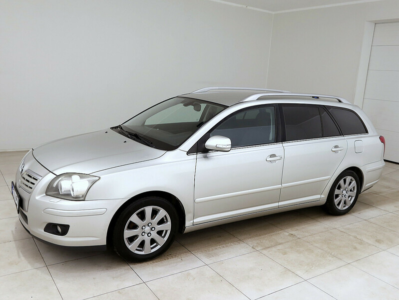 Photo 2 - Toyota Avensis 2007 y Wagon