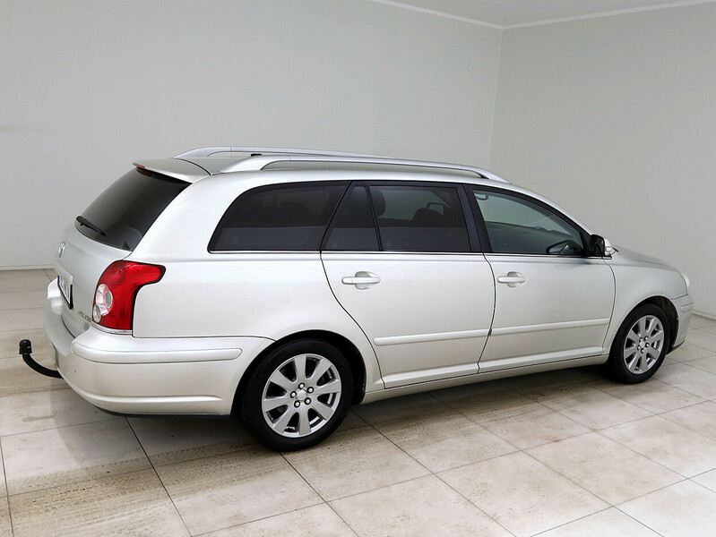 Photo 3 - Toyota Avensis 2007 y Wagon