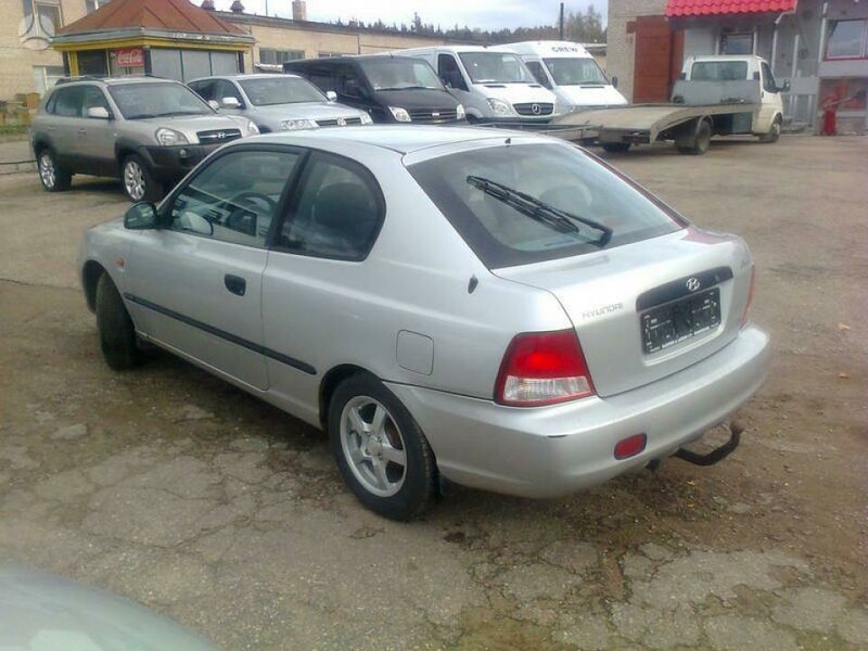 Фотография 4 - Hyundai Accent 2002 г Хэтчбек