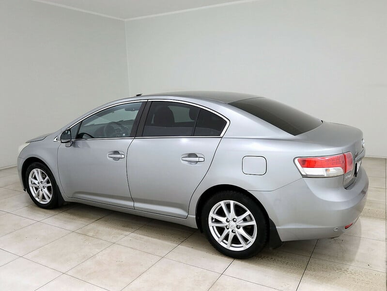 Photo 4 - Toyota Avensis 2010 y Sedan