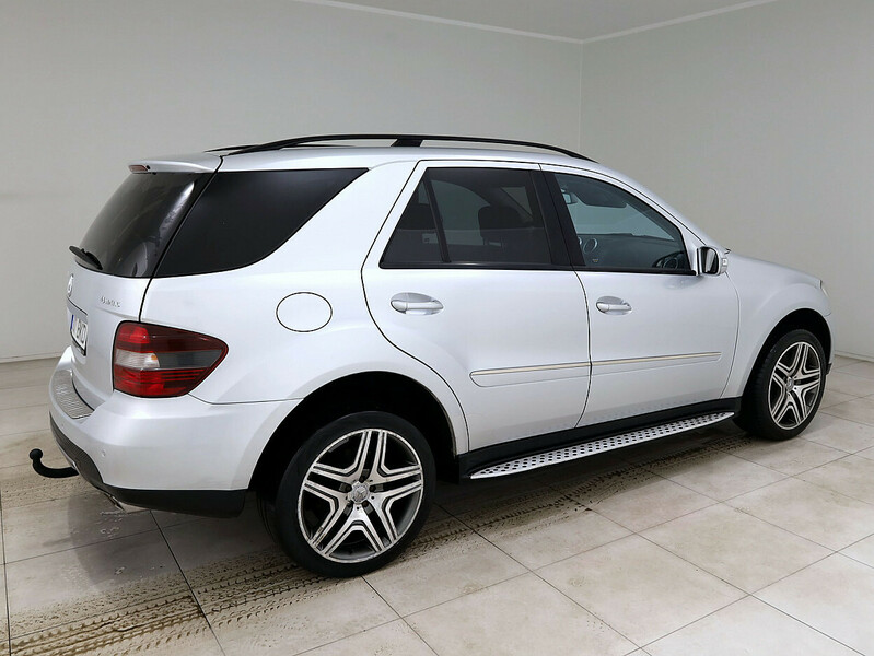 Фотография 3 - Mercedes-Benz ML 420 2006 г Внедорожник / Кроссовер