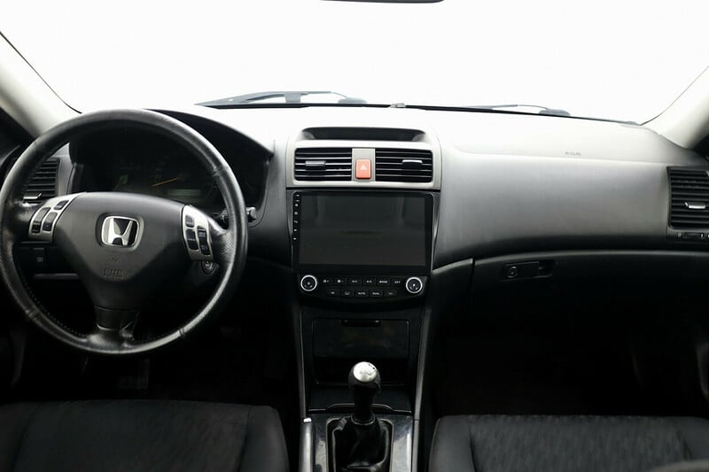 Photo 5 - Honda Accord 2004 y Sedan