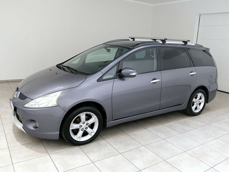 Photo 2 - Mitsubishi Grandis 2009 y Van