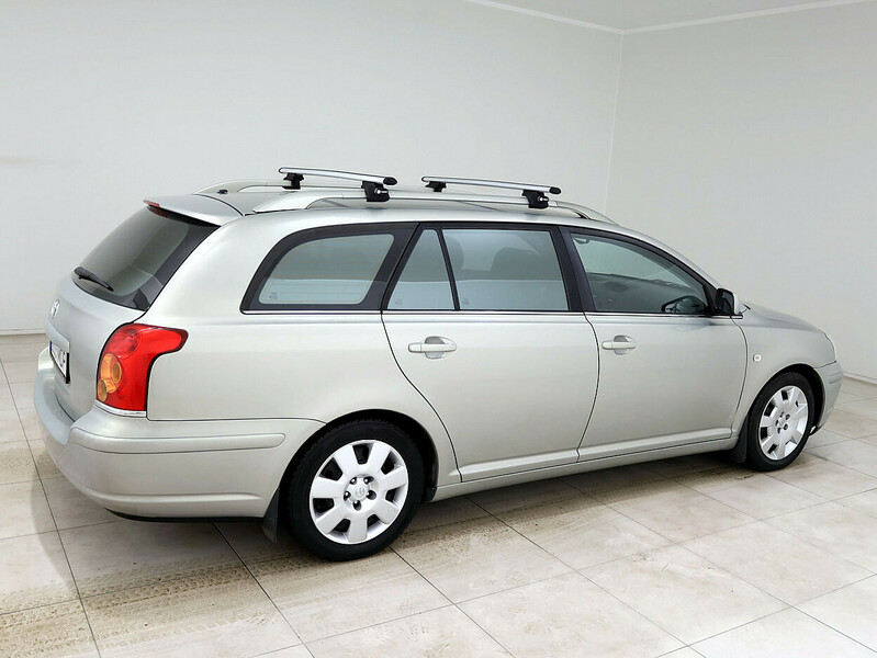 Photo 3 - Toyota Avensis 2003 y Wagon