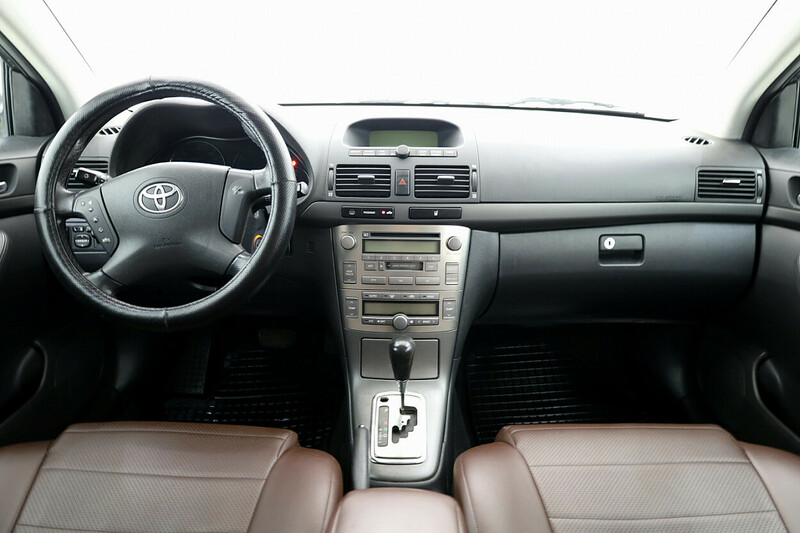 Photo 5 - Toyota Avensis 2003 y Wagon