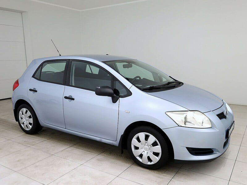 Фотография 1 - Toyota Auris 2007 г Хэтчбек