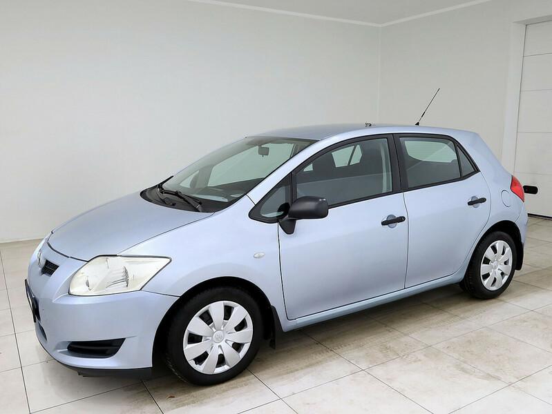 Фотография 2 - Toyota Auris 2007 г Хэтчбек