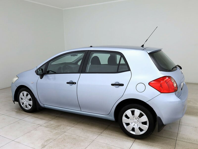 Фотография 4 - Toyota Auris 2007 г Хэтчбек