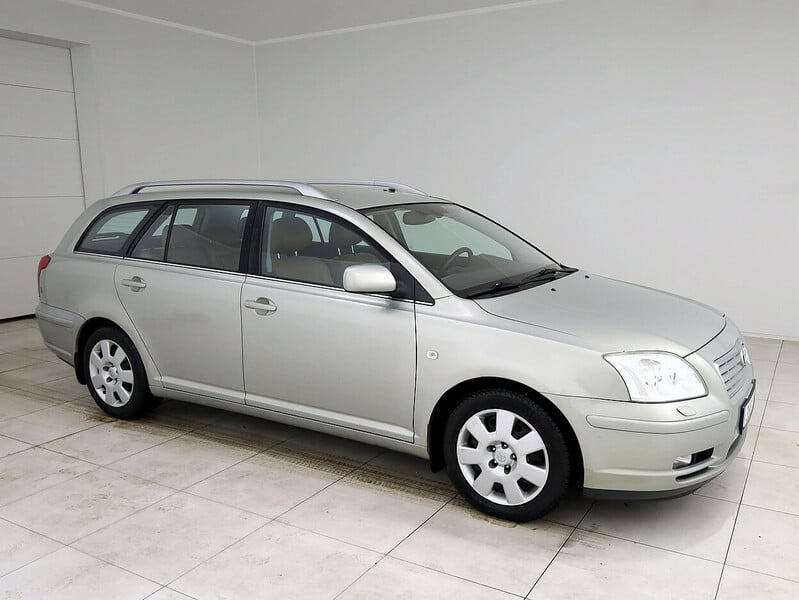 Photo 1 - Toyota Avensis 2004 y Wagon