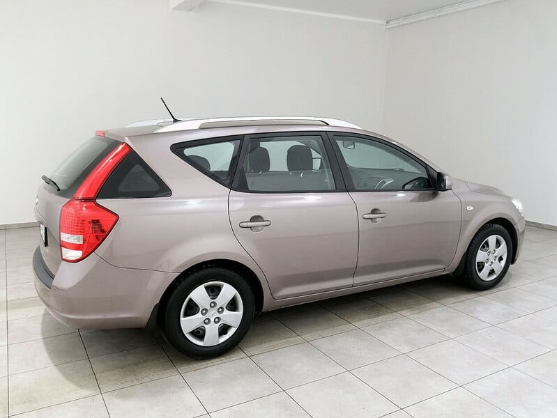 Nuotrauka 3 - Kia Cee'd 2009 m Universalas