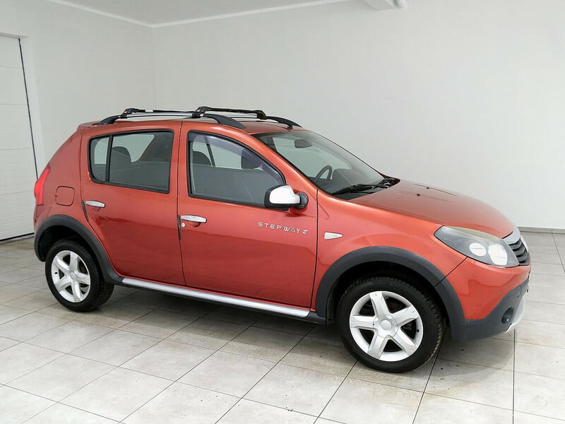 Photo 1 - Dacia Sandero 2010 y Hatchback