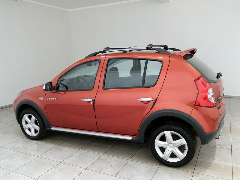 Photo 4 - Dacia Sandero 2010 y Hatchback