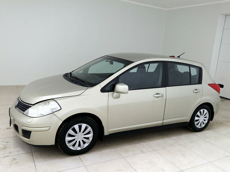 Фотография 2 - Nissan Tiida 2008 г Хэтчбек