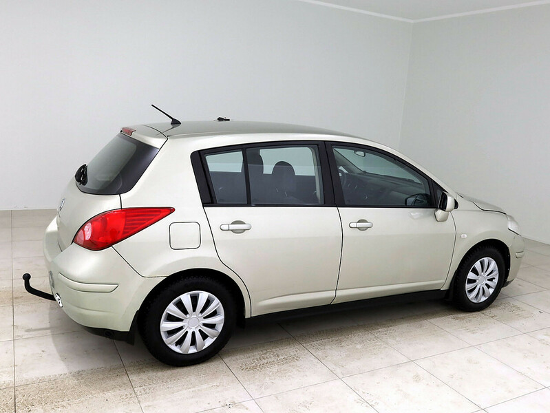 Фотография 3 - Nissan Tiida 2008 г Хэтчбек