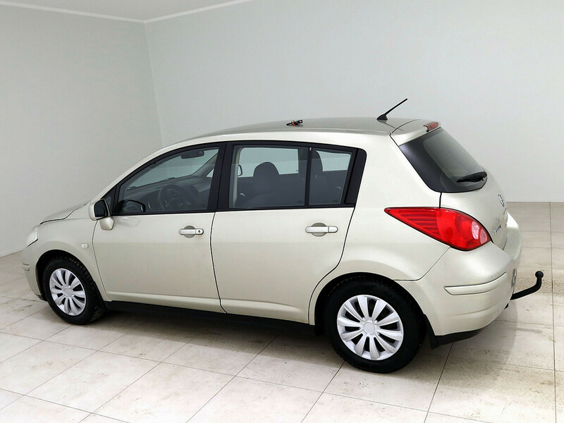 Фотография 4 - Nissan Tiida 2008 г Хэтчбек