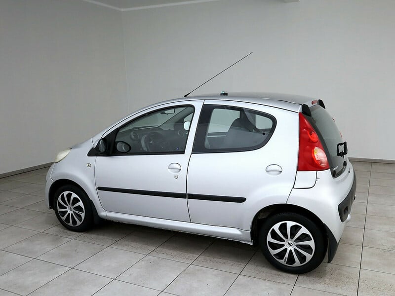 Photo 4 - Peugeot 107 2006 y Hatchback