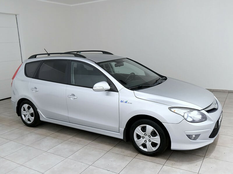 Photo 1 - Hyundai i30 2011 y Wagon