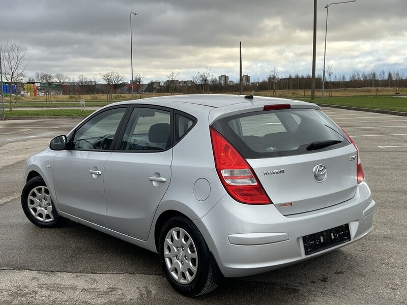 Photo 8 - Hyundai i30 I 2008 y