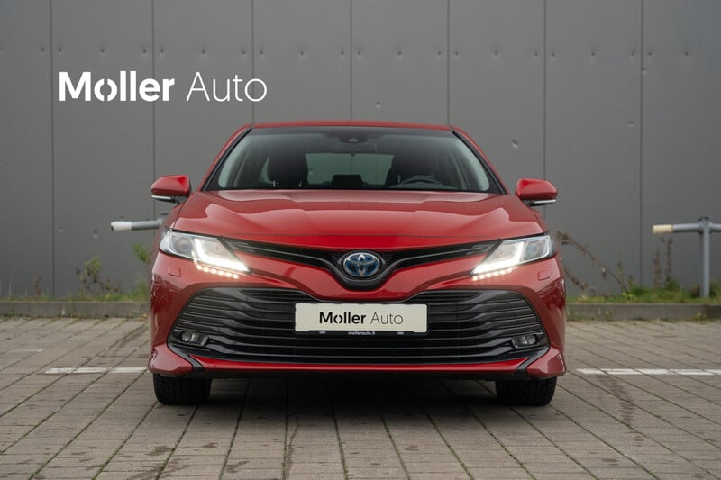 Photo 2 - Toyota Camry 2019 y Sedan