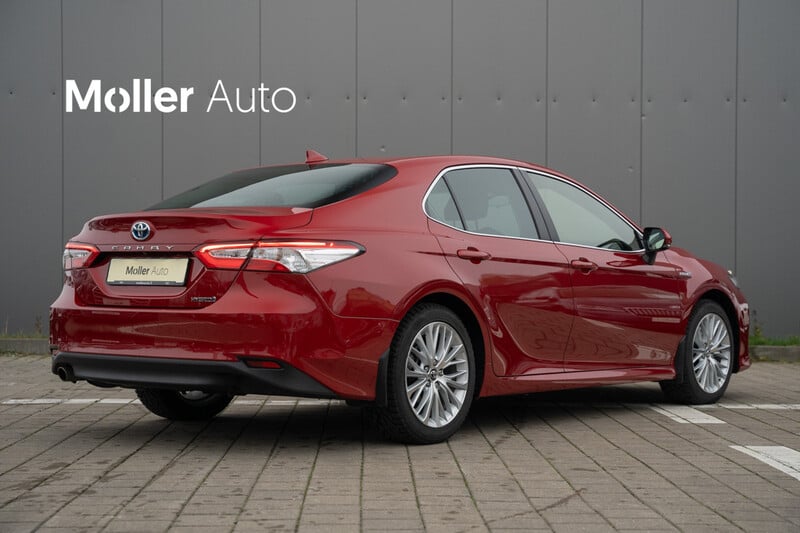 Photo 6 - Toyota Camry 2019 y Sedan