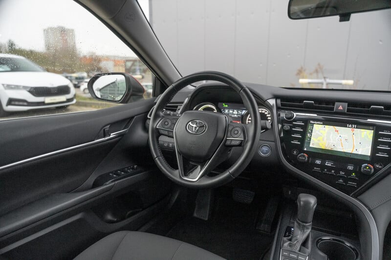 Photo 14 - Toyota Camry 2019 y Sedan