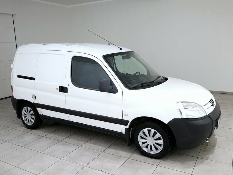 Photo 1 - Peugeot Partner 2009 y Combi minibus