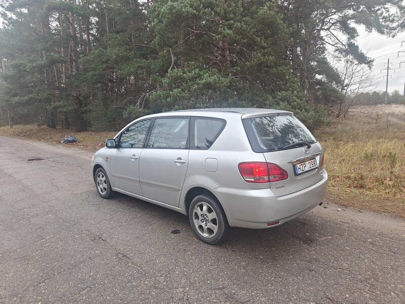 Фотография 6 - Toyota Avensis Verso 2001 г Минивэн