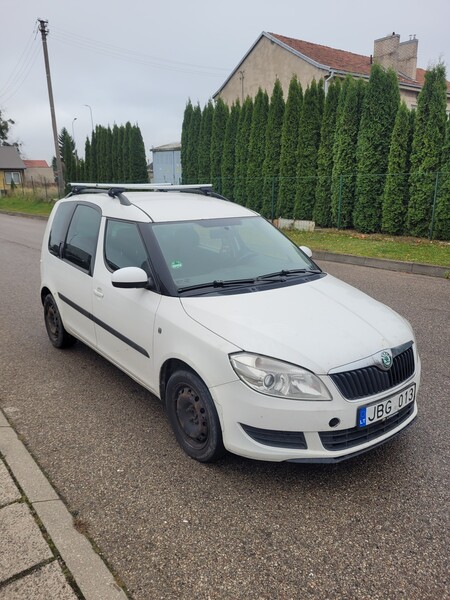 Photo 2 - Skoda Roomster 2011 y Wagon