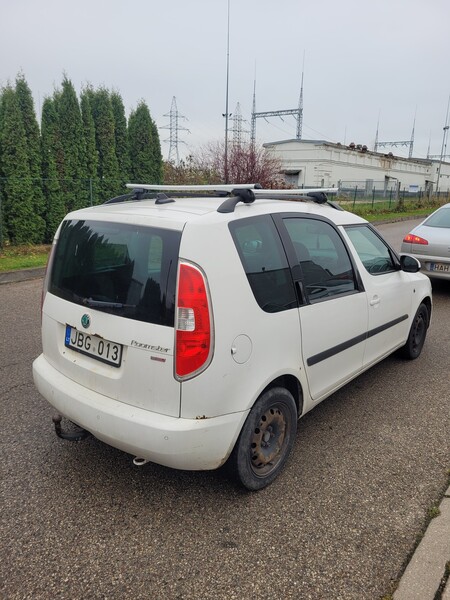 Photo 3 - Skoda Roomster 2011 y Wagon