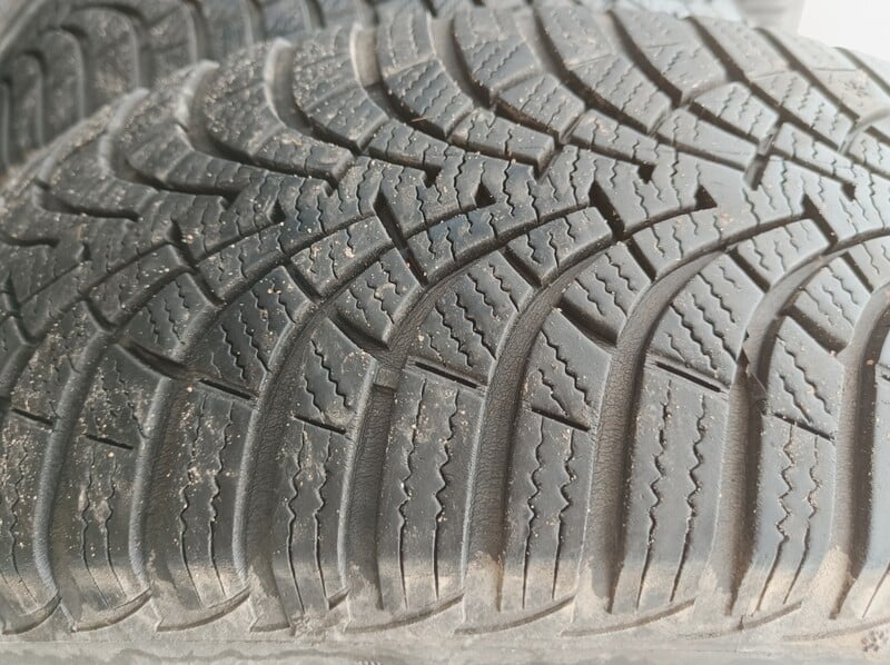 Фотография 1 - Goodyear R15 зимние шины для автомобилей