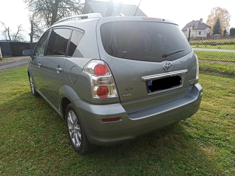 Photo 2 - Toyota Corolla Verso 2006 y Van