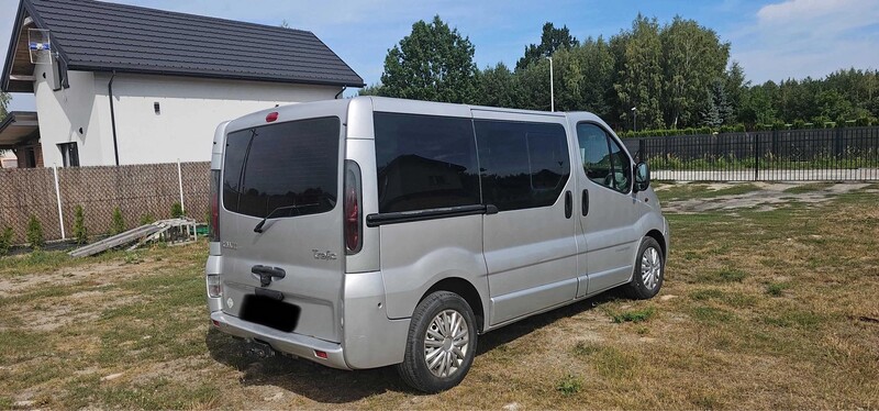 Photo 4 - Renault Trafic 2005 y Van