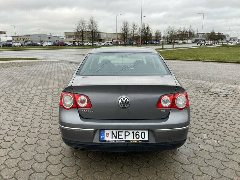 Photo 11 - Volkswagen Passat 2006 y Sedan