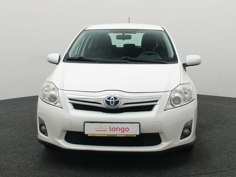 Фотография 3 - Toyota Auris 2012 г Хэтчбек