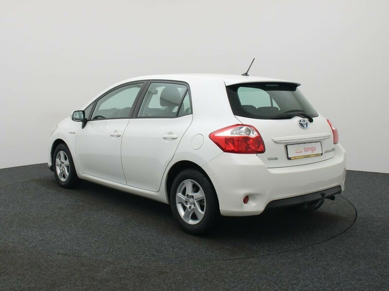 Фотография 7 - Toyota Auris 2012 г Хэтчбек