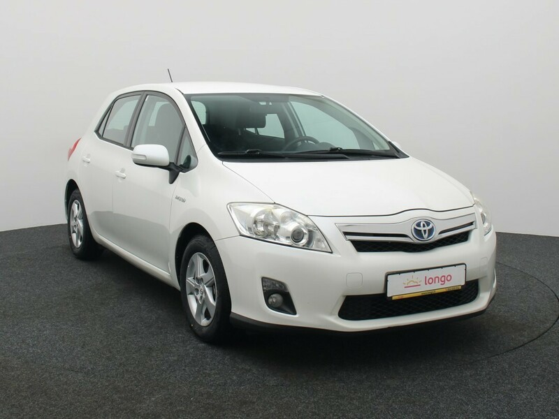 Фотография 10 - Toyota Auris 2012 г Хэтчбек