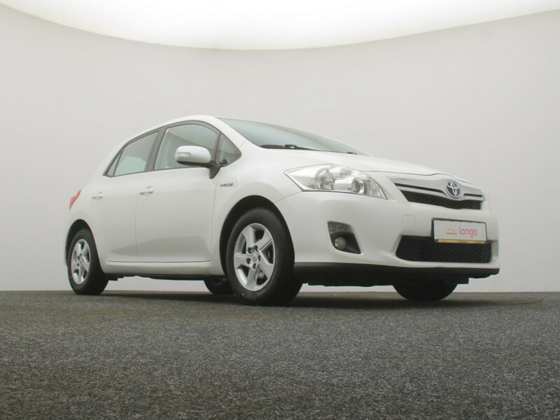 Фотография 11 - Toyota Auris 2012 г Хэтчбек