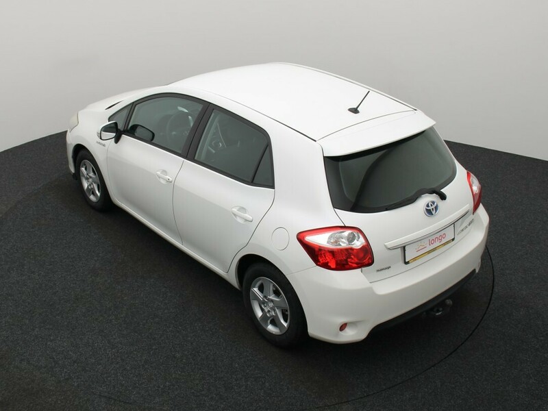 Фотография 12 - Toyota Auris 2012 г Хэтчбек