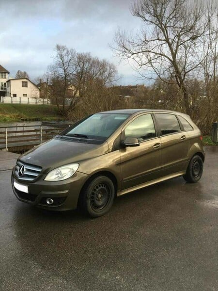 Photo 2 - Mercedes-Benz B 180 W246 2011 y