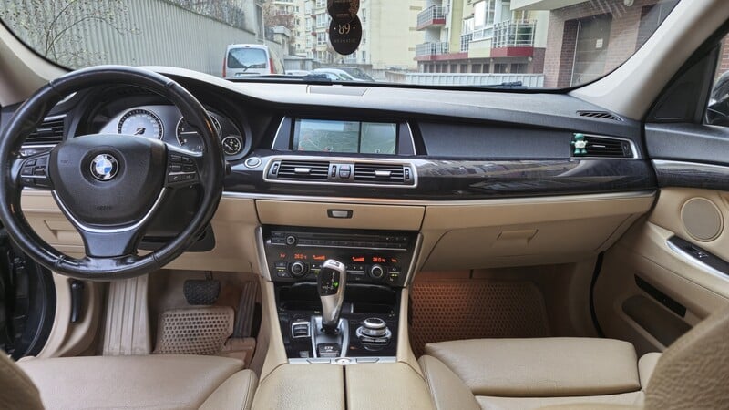 Фотография 10 - Bmw 530 Gran Turismo 2010 г Хэтчбек