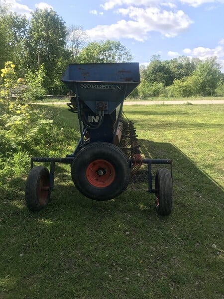 Photo 5 - TZ 1990 y Tractor