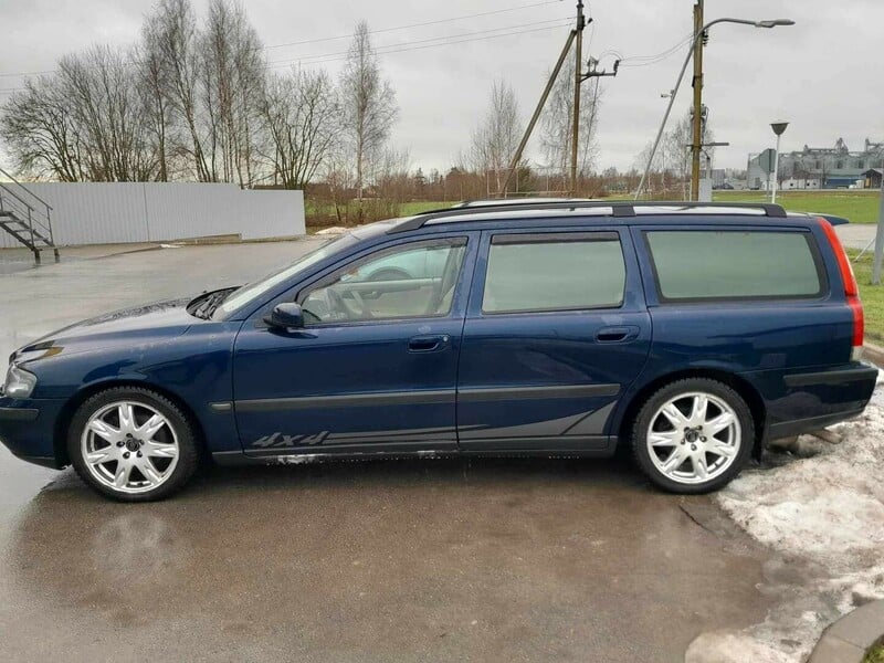 Фотография 1 - Volvo V70 2003 г Универсал