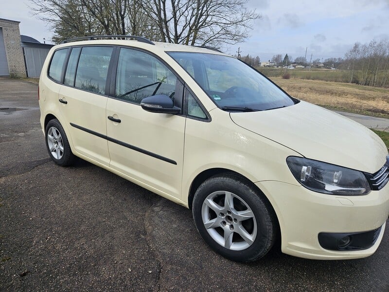 Фотография 9 - Volkswagen Touran 2014 г Минивэн